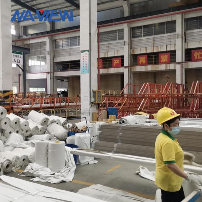 moitié autour des profils en aluminium d'extrusion